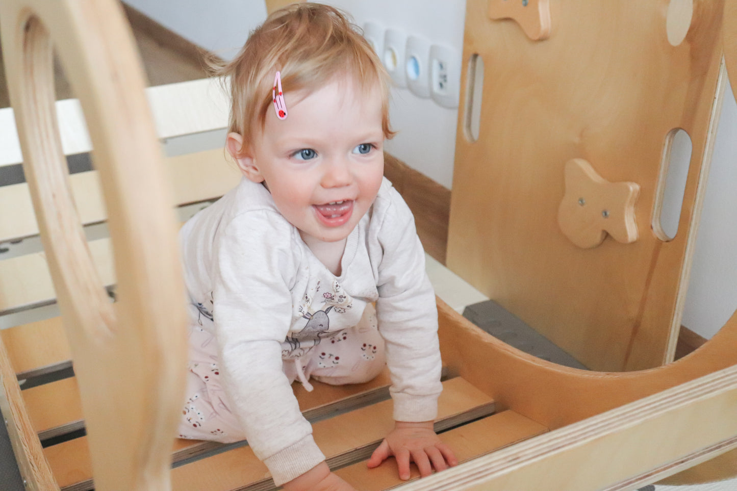 Ścianka wspinaczkowa zjeżdżalnia