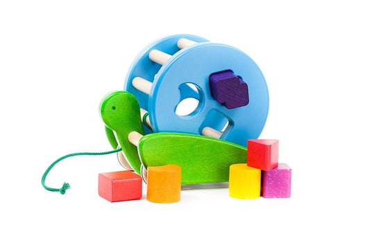 Drewniany ślimak sorter na sznurku - BAJO