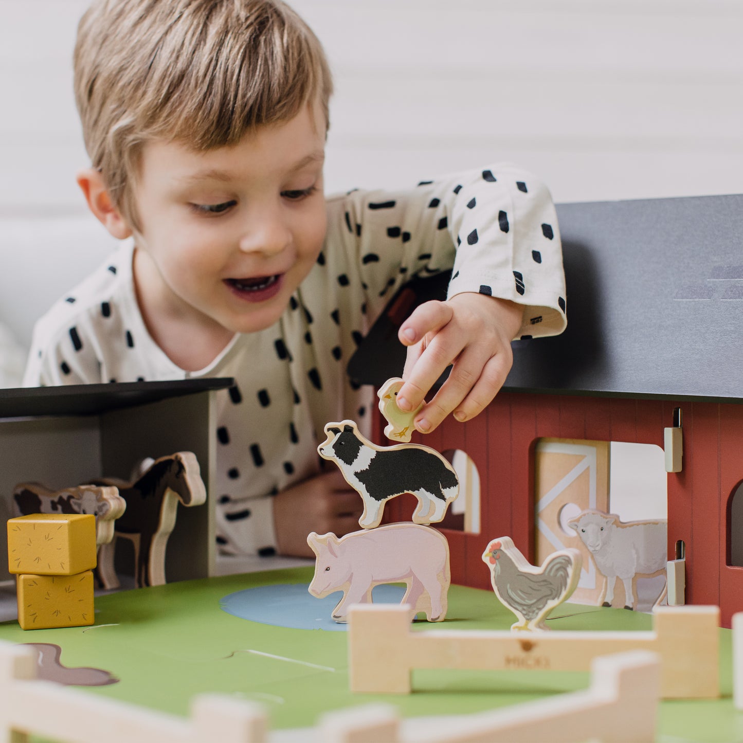 Drewniane zwierzątka, zabawka dla dzieci, figurki, odgrywanie ról, Micki